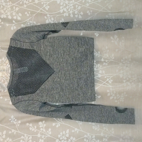 EUC Activewear Crop Top - Picture 7 of 9
